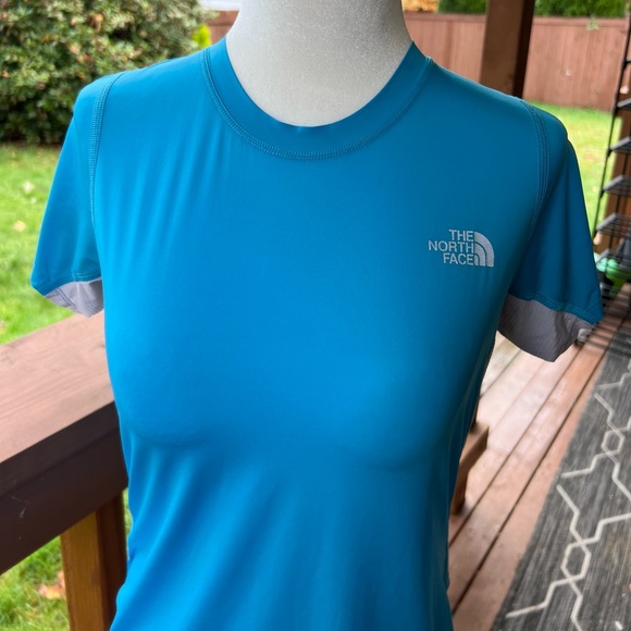 North Face Blue Flight Series Short Sleeve Lightweight Running Shirt Top Small - Picture 2 of 8